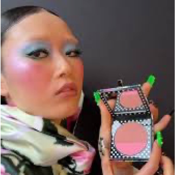 MAC Richard Quinn Collection Limited Edition Sunset Boulevard Powder Blush D… - Picture 6 of 6